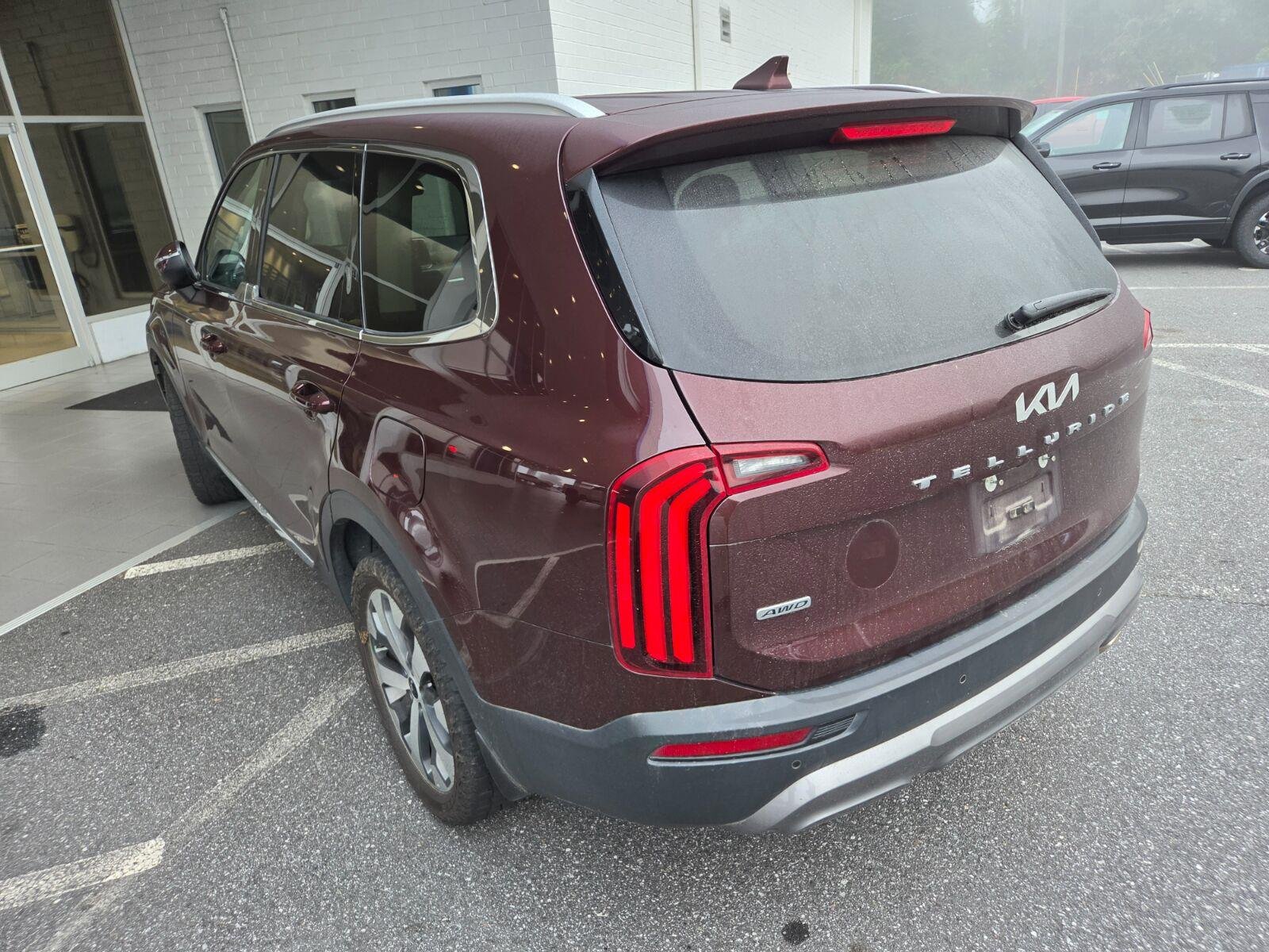 Used 2022 Sangria Kia EX image 7
