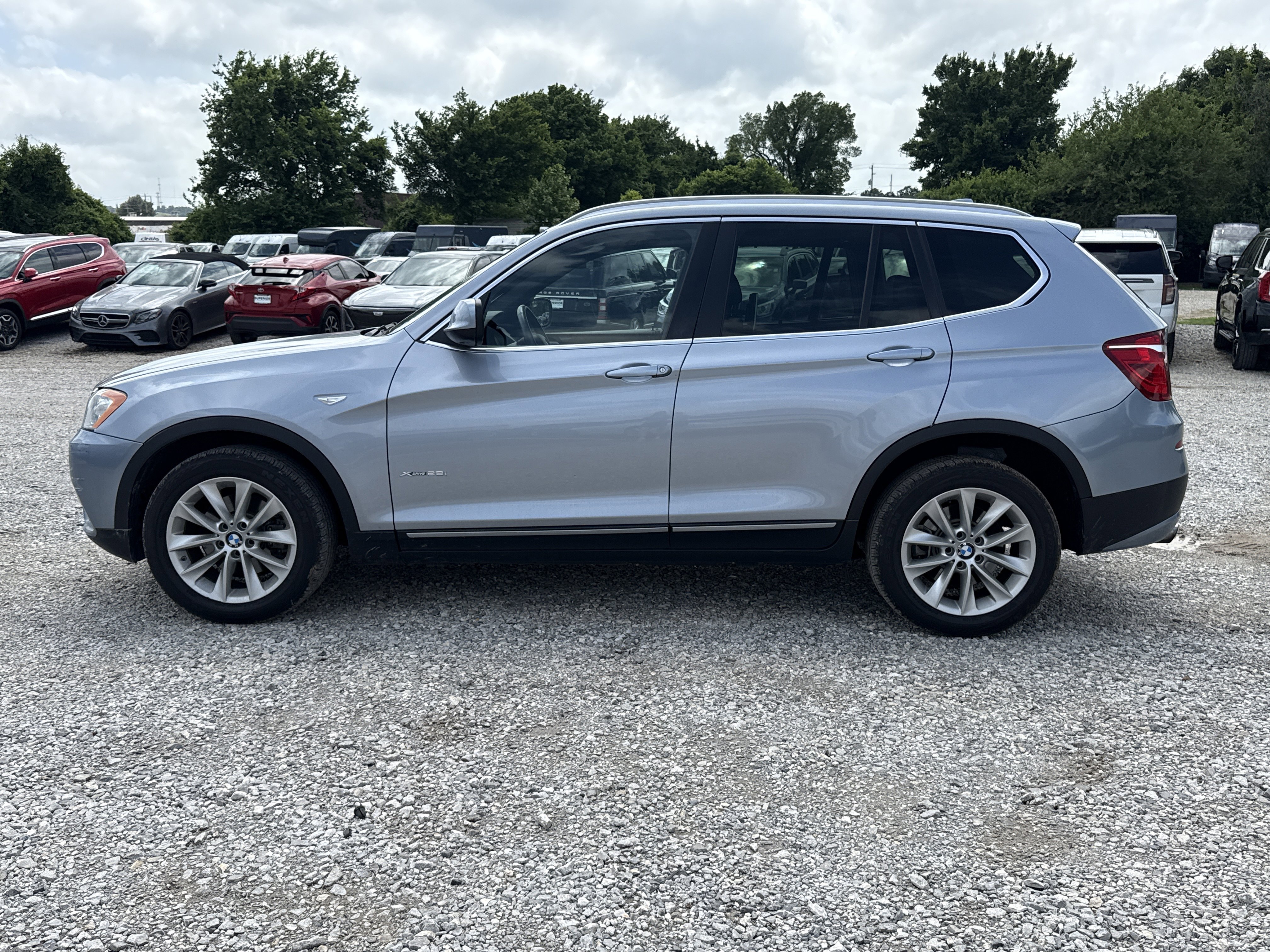 Used 2013  BMW xDrive28i image 3