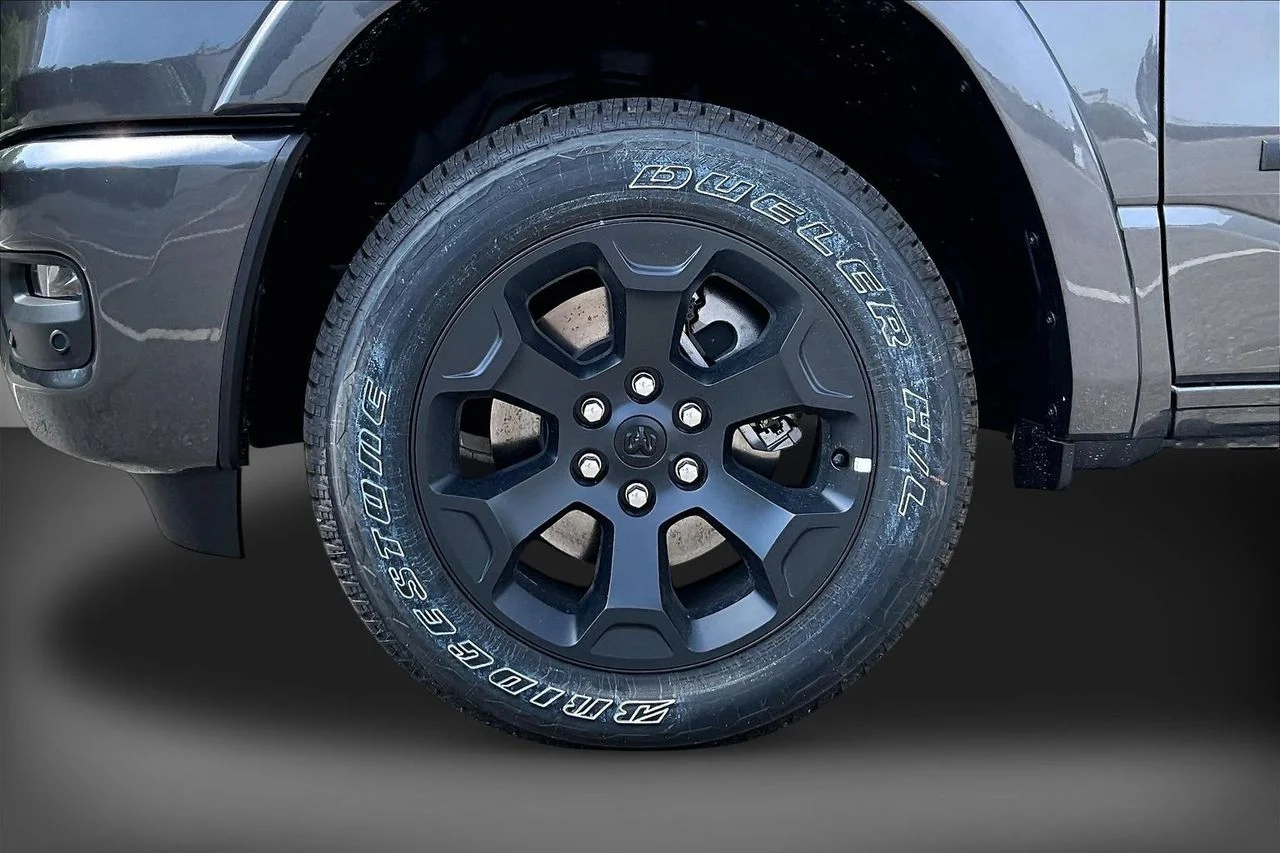 New 2026 Granite Crystal Metallic Clearcoat RAM Big Horn/Lone Star image 26