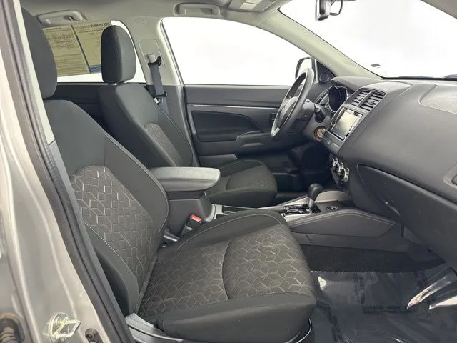 Used 2024 Black Mitsubishi  image 20