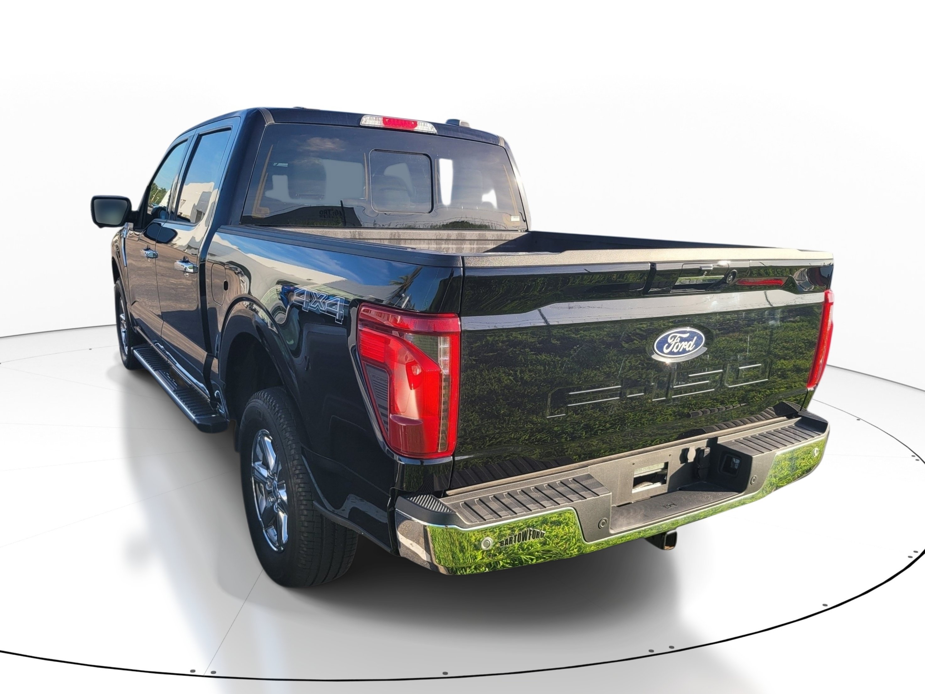 Used 2024 Black Metallic Ford XLT image 6