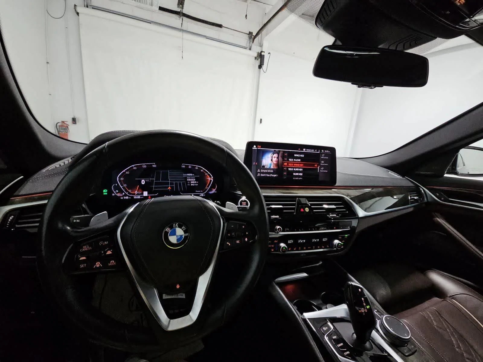 Used 2022 Dark Graphite Metallic BMW 540i xDrive image 9