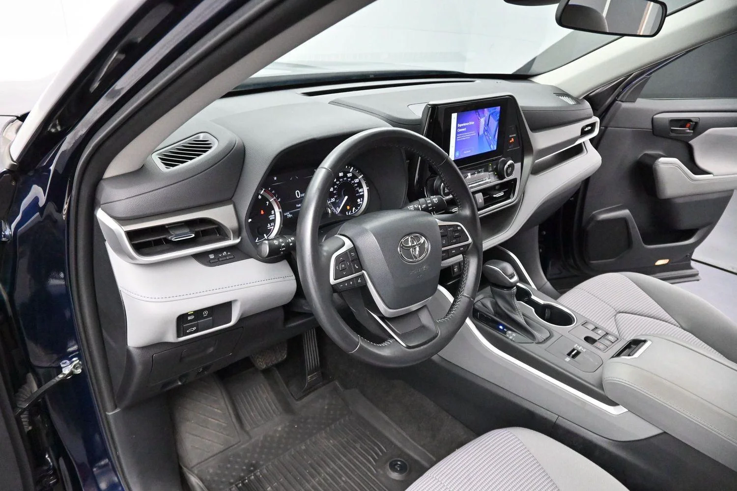 Used 2023 Blueprint Toyota L image 12