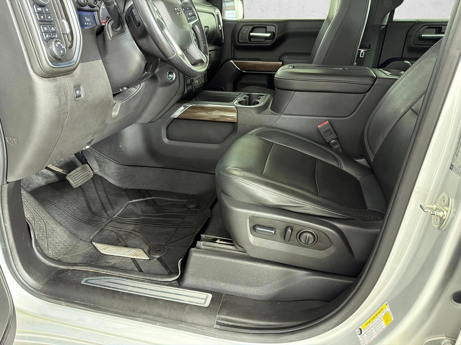 Used 2019 Silver Ice Metallic Chevrolet LT Trail Boss image 9