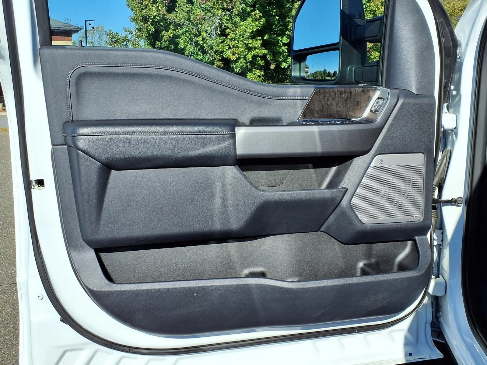 Used 2026 WHITE Ford LARIAT image 29