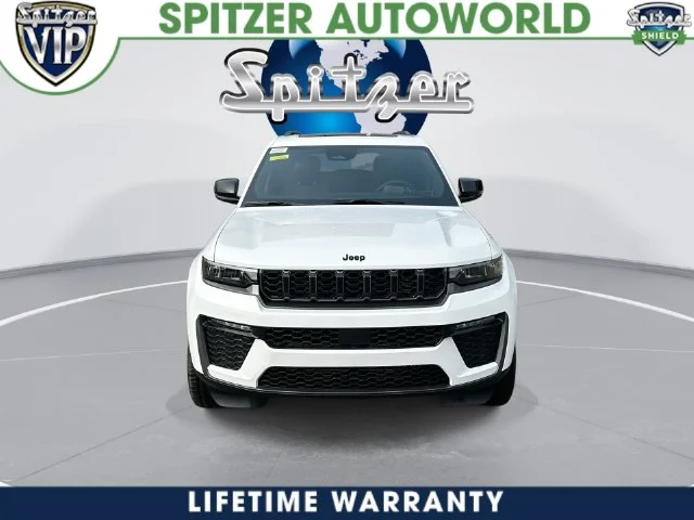 New 2026 Bright White Clear-Coat Exterior Paint Jeep Limited image 4