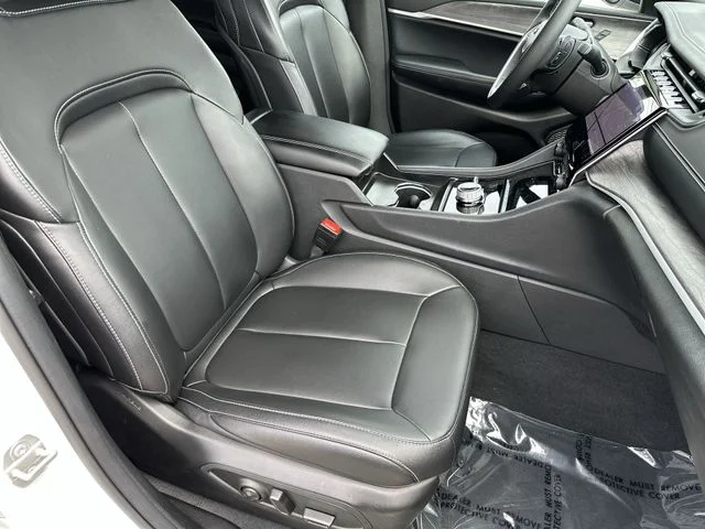 Used 2024 White Jeep Limited image 28