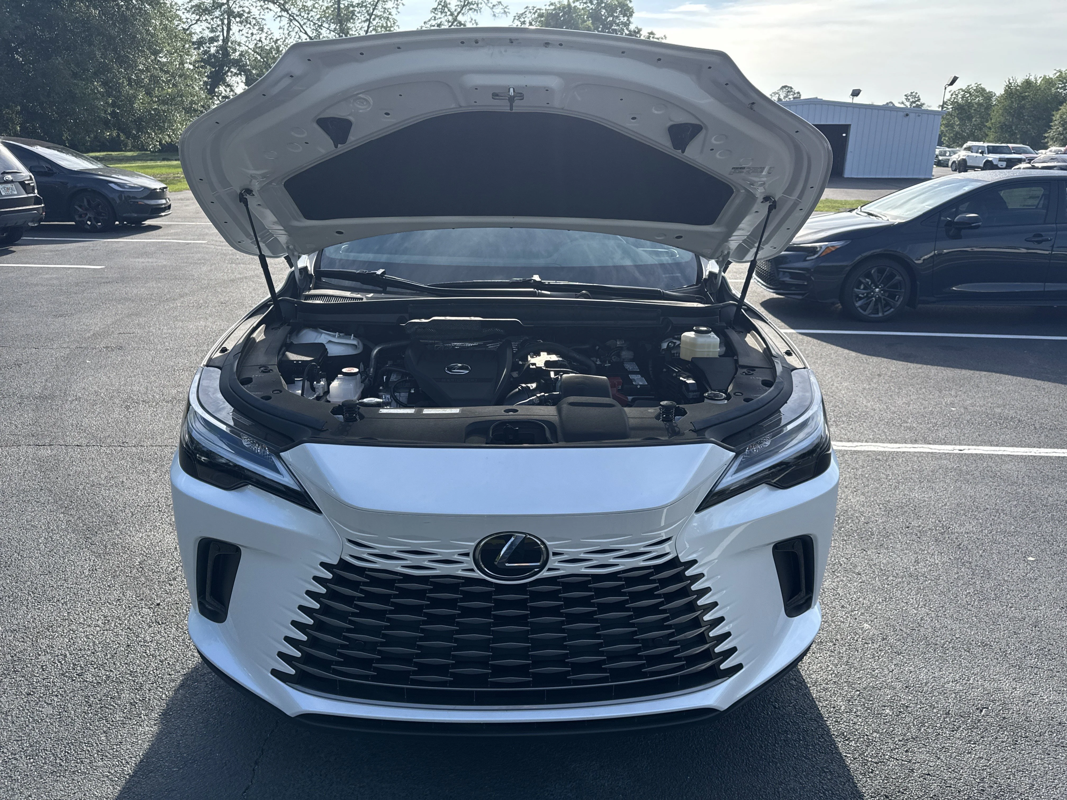 Used 2025  Lexus  image 38