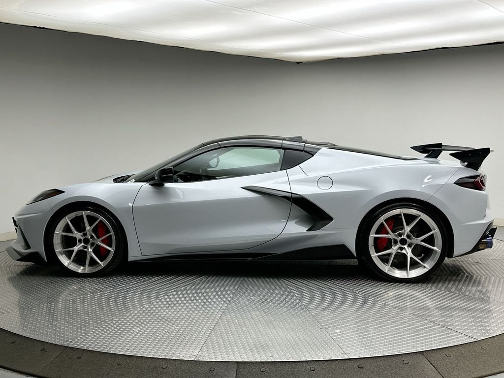 Used 2020 Ceramic White Chevrolet Stingray image 10