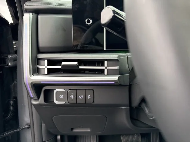 New 2026 Ecotronic Gray Hyundai Limited 6P image 29