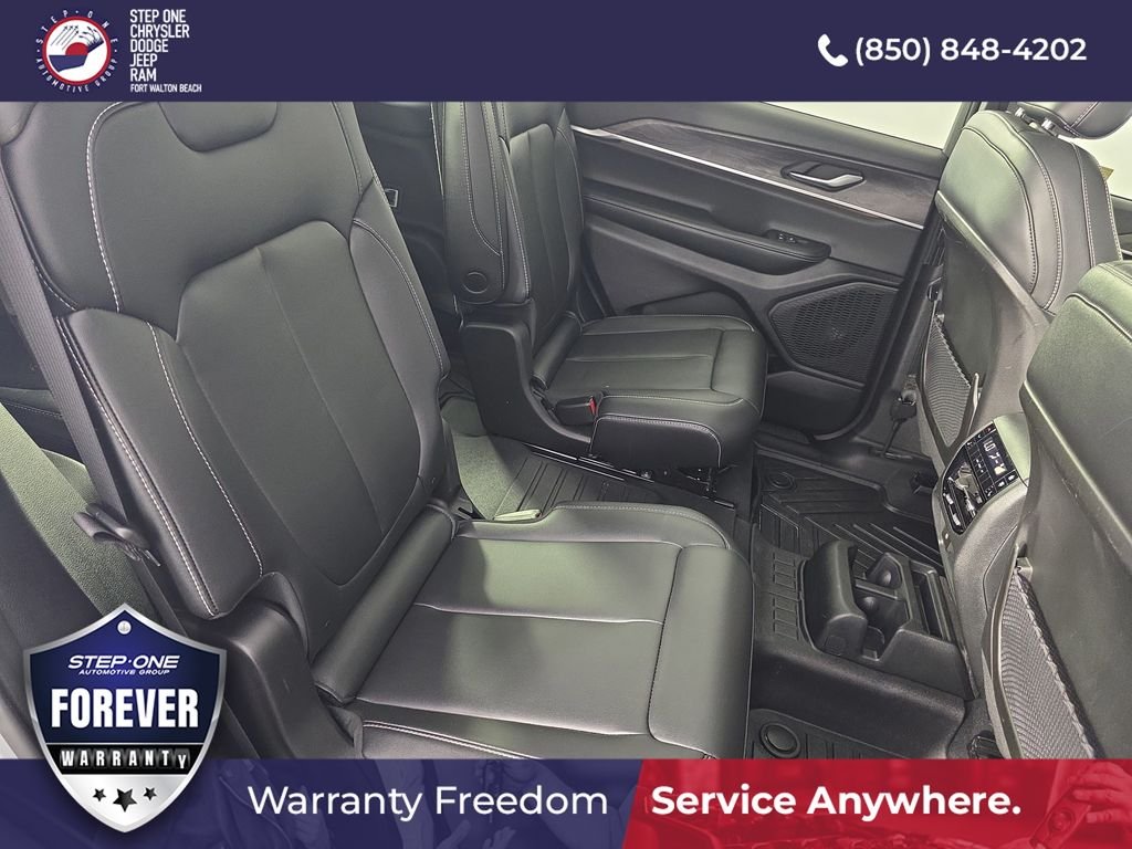 Used 2025 Silver Jeep Limited image 34
