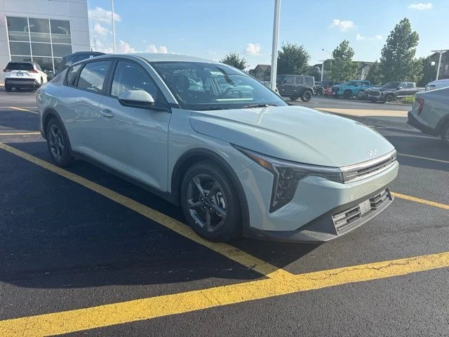 Used 2025 Gray Kia LXS image 1