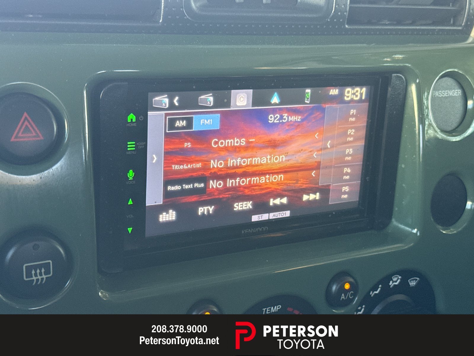 Used 2010  Toyota Base image 17