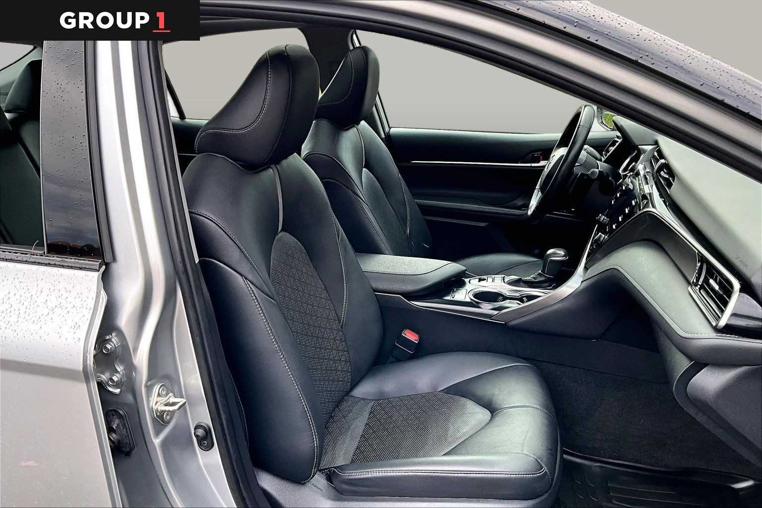 Used 2019 Celestial Silver/Midnight Black Metallic Toyota XSE V6 image 8