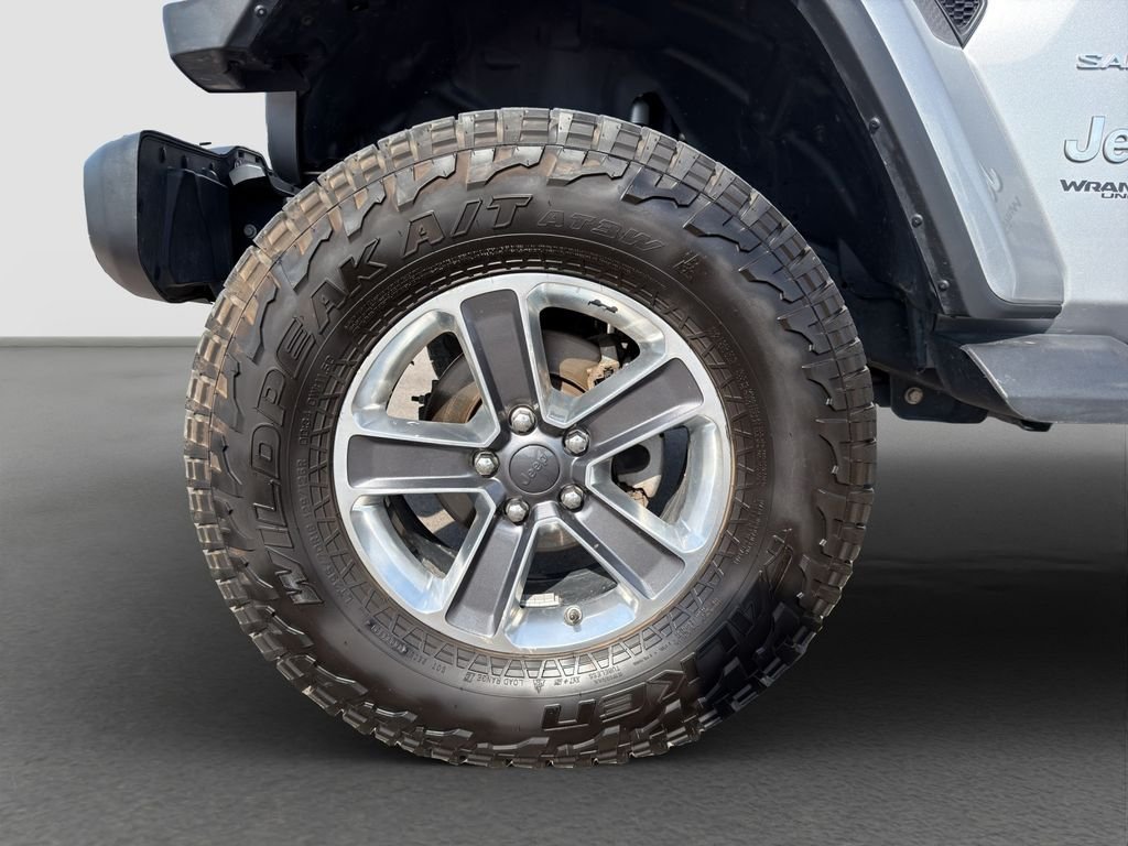 Used 2020 Silver Jeep Unlimited Sahara image 21