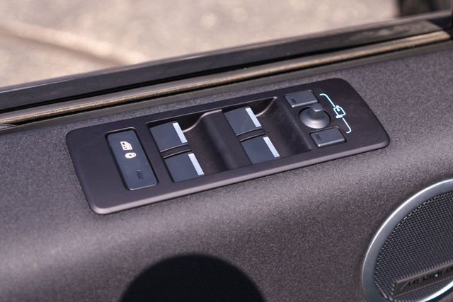 Used 2025 Gray Land Rover S image 21