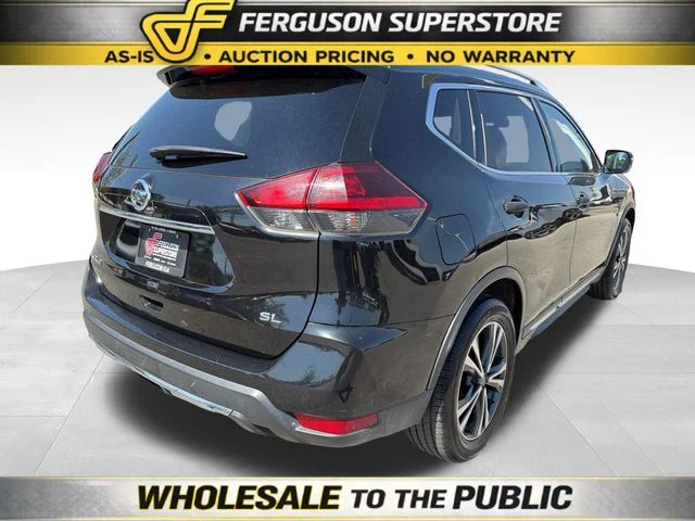 Used 2018 Black Nissan SL image 7