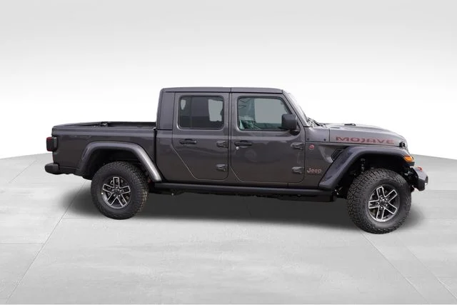 New 2026 Granite Crystal Metallic Clear-Coat Exterior Paint Jeep Mojave image 2