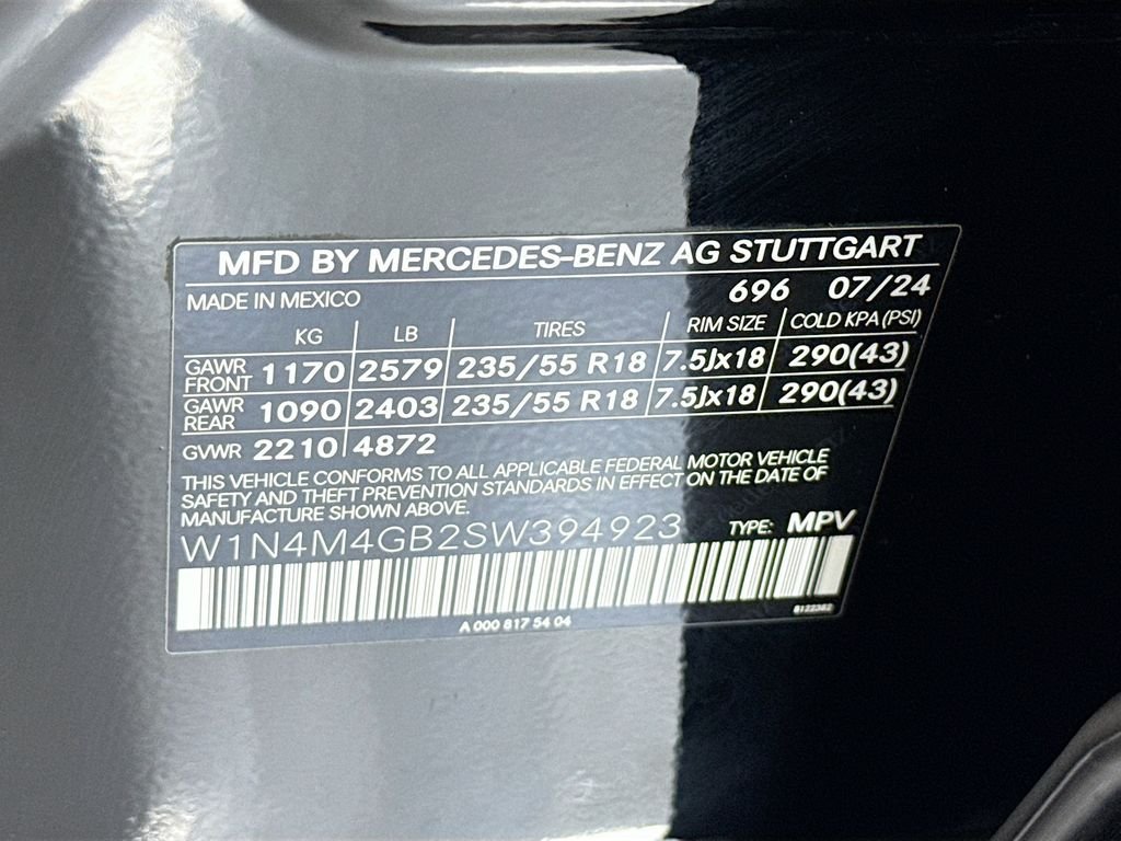 Used 2025 Night Black Mercedes-Benz GLB 250 image 35