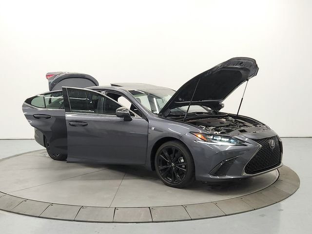 Used 2024 Gray Lexus 300h F SPORT Handling image 9