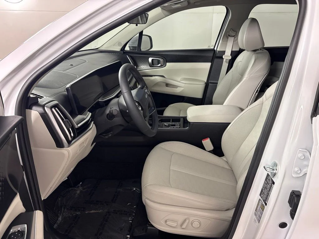 New 2026 White Kia S image 25