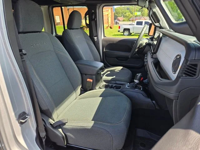 Used 2024 Silver Jeep Sahara image 20