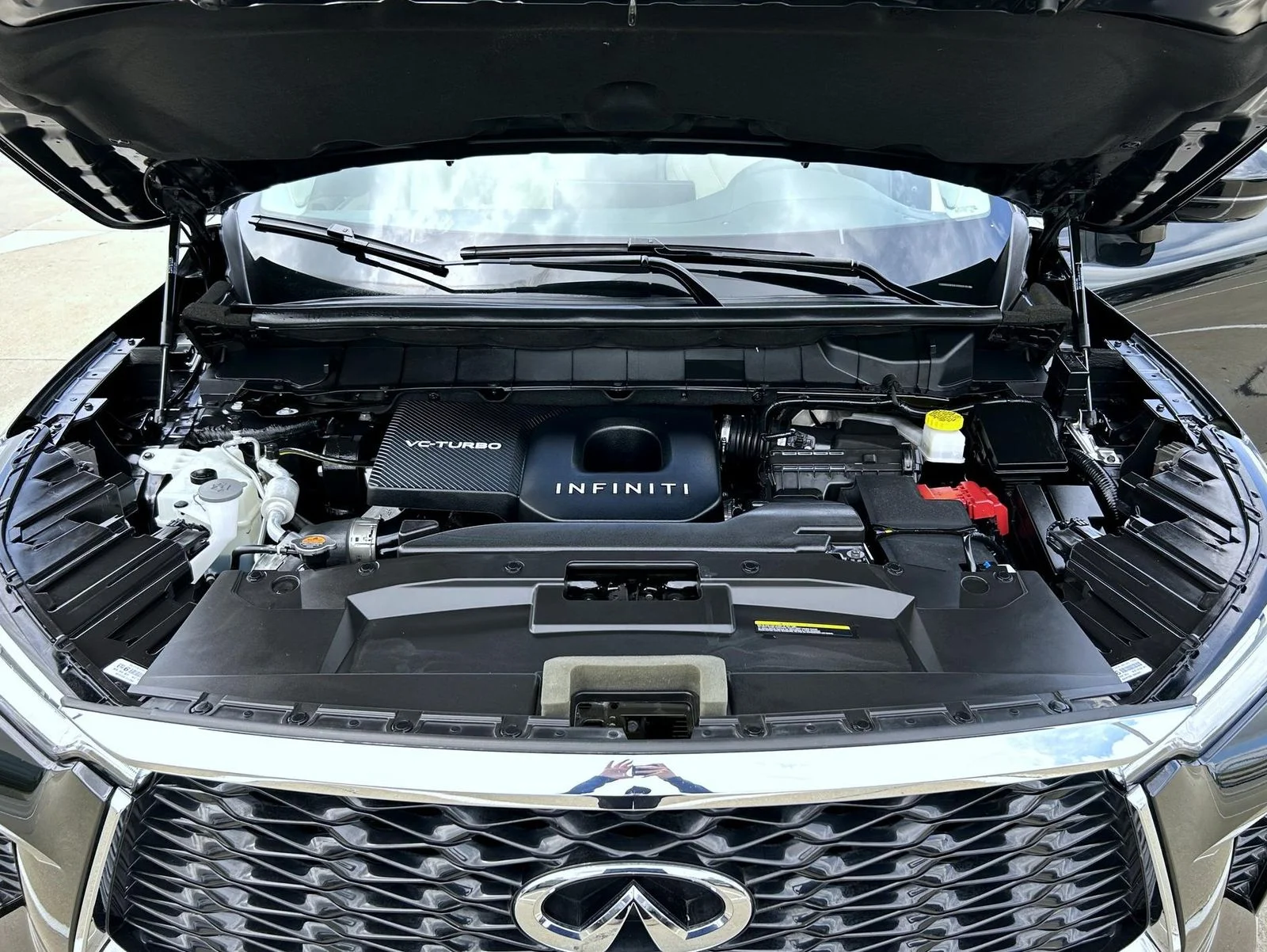 Used 2025 Black INFINITI LUXE image 26