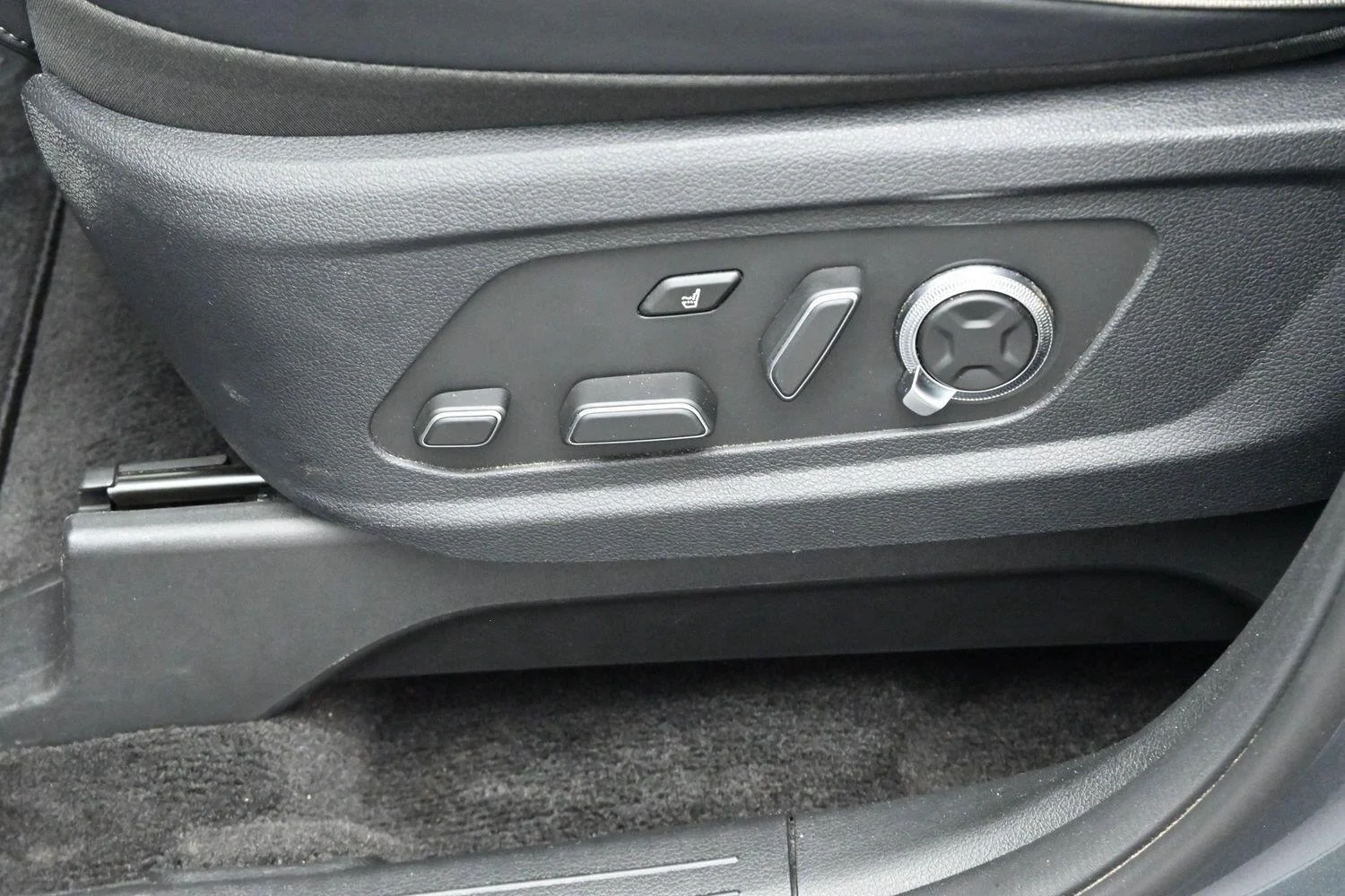 Used 2023 Steel Graphite Hyundai Calligraphy image 16