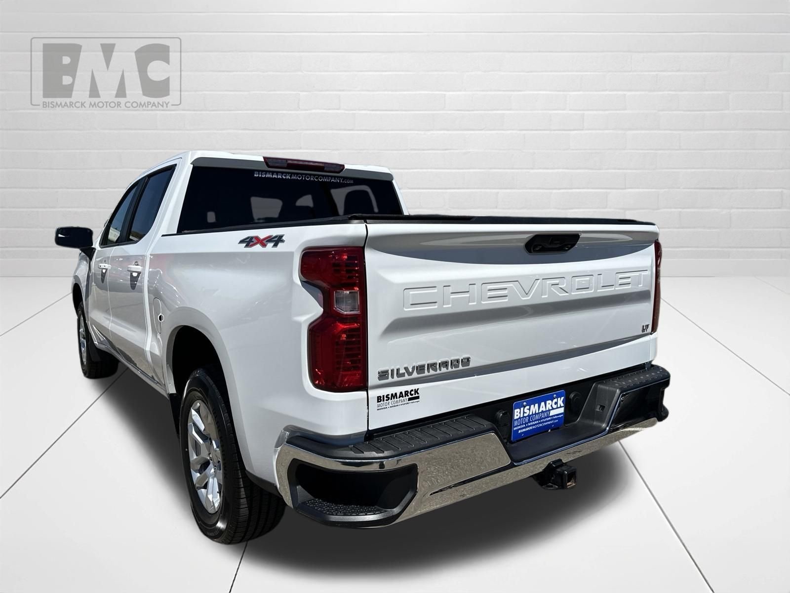 Used 2024 White Chevrolet LT image 4