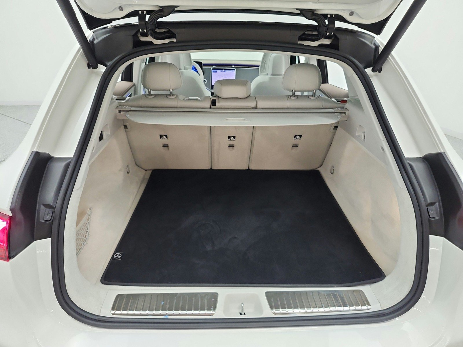 Used 2023 Polar White Mercedes-Benz EQE 350+ SUV image 21