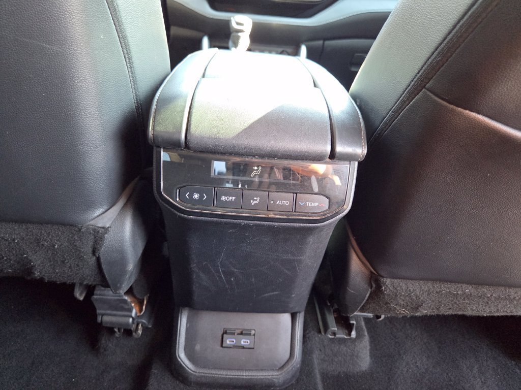 Used 2022 Midnight Black Metallic Toyota Hybrid XLE image 33