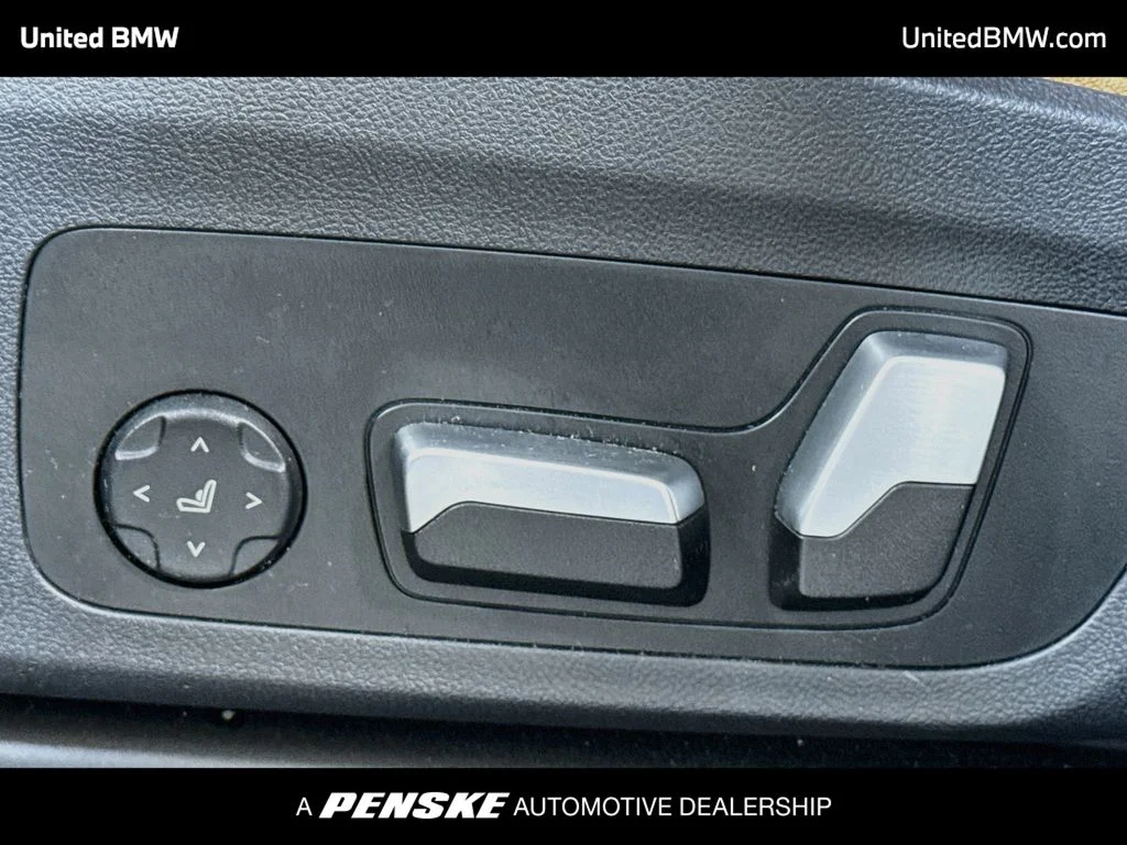 Used 2023 Jet Black BMW sDrive30i image 4