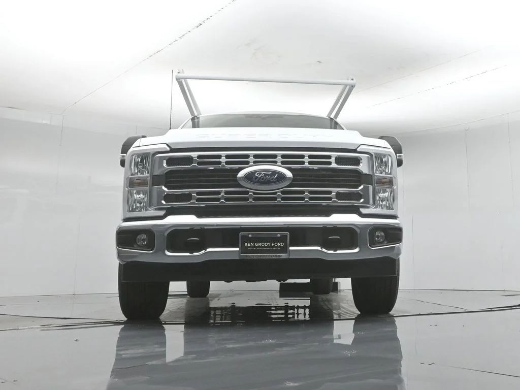 New 2026 Oxford White Ford XLT image 51