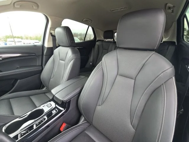 Used 2023 Black Buick Essence image 22