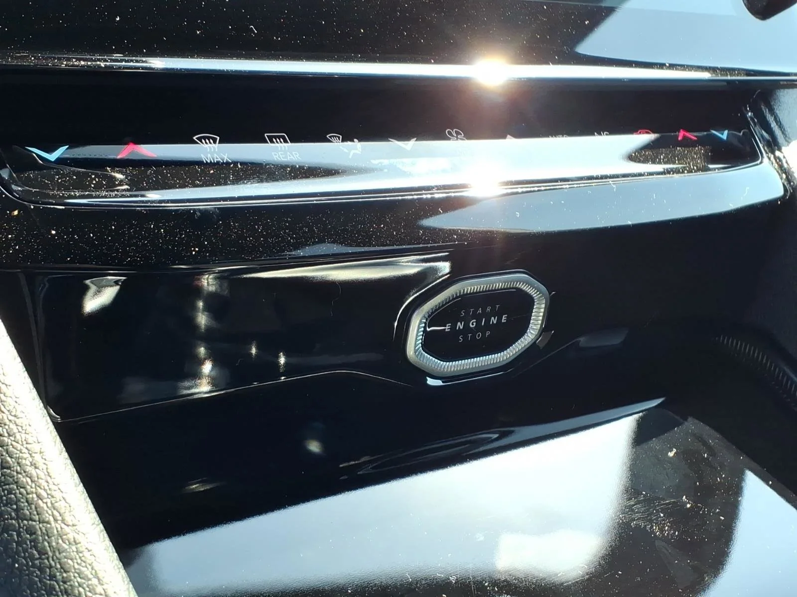 New 2026 Baltic Gray Metallic Clear-Coat Exterior Paint Jeep Altitude image 9