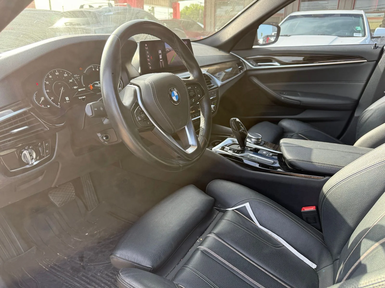 Used 2019 Black BMW 530e iPerformance image 10