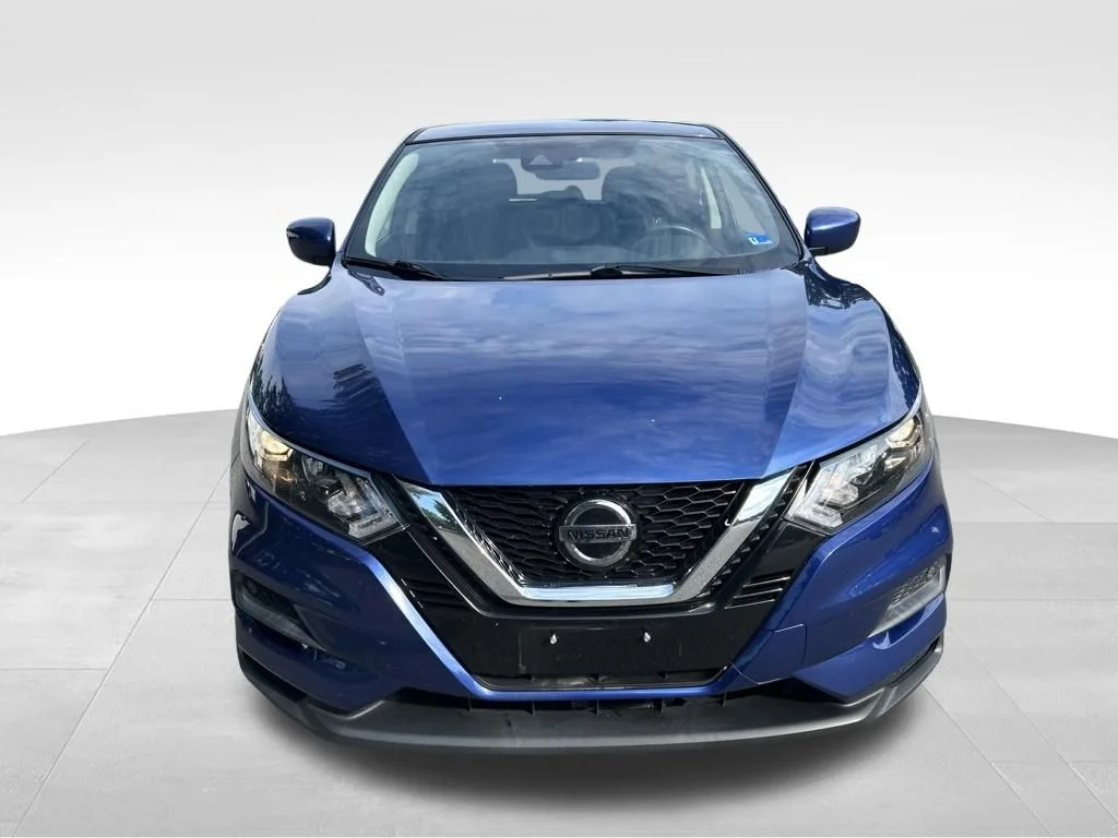 Used 2021 Blue Nissan S image 9