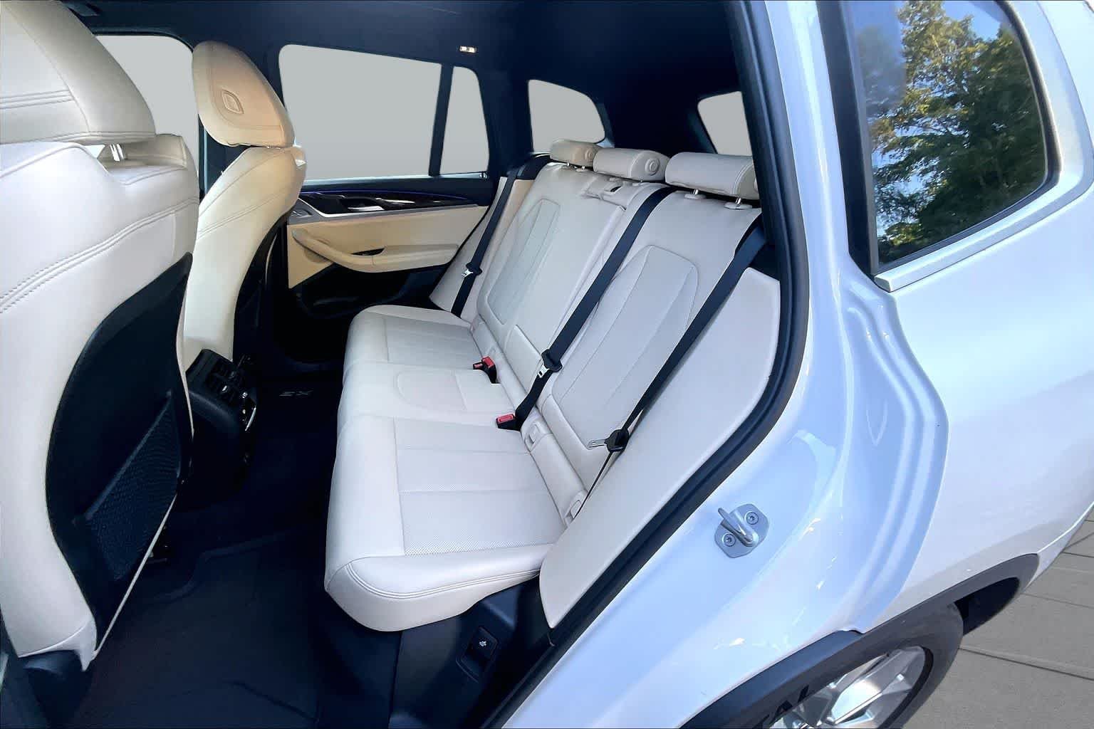 Used 2023 Mineral White Metallic BMW xDrive30i image 21