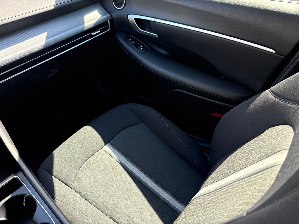 Used 2024 Gray Hyundai SEL image 14