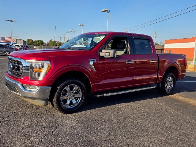 Used 2021 Red Ford XLT image 3