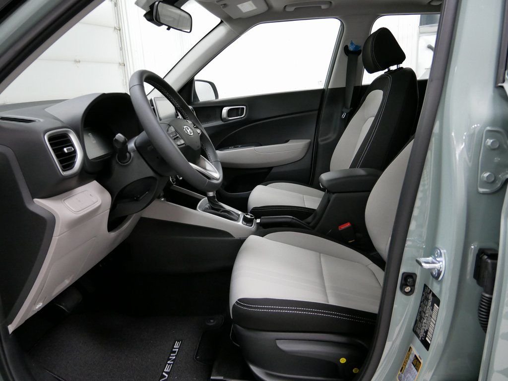 Certified Used 2025 Green Hyundai SEL image 6