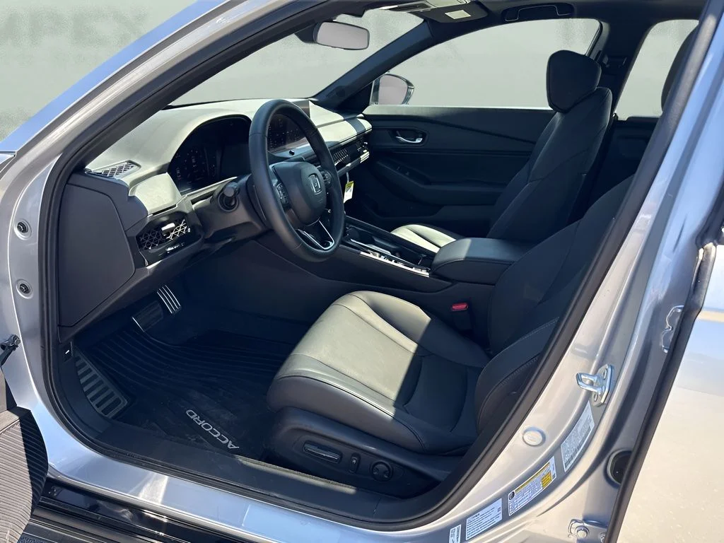 Used 2025 Silver Honda Sport-L image 10