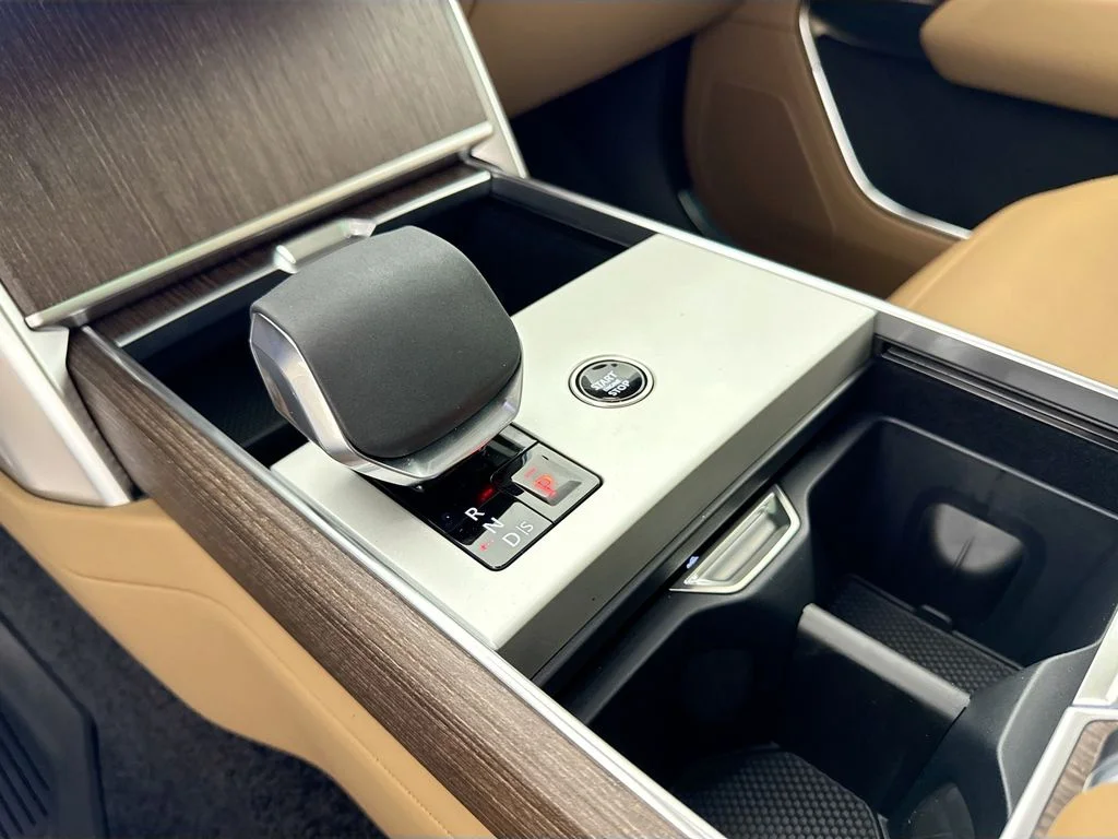New 2026 Batumi Gold Land Rover SE image 17