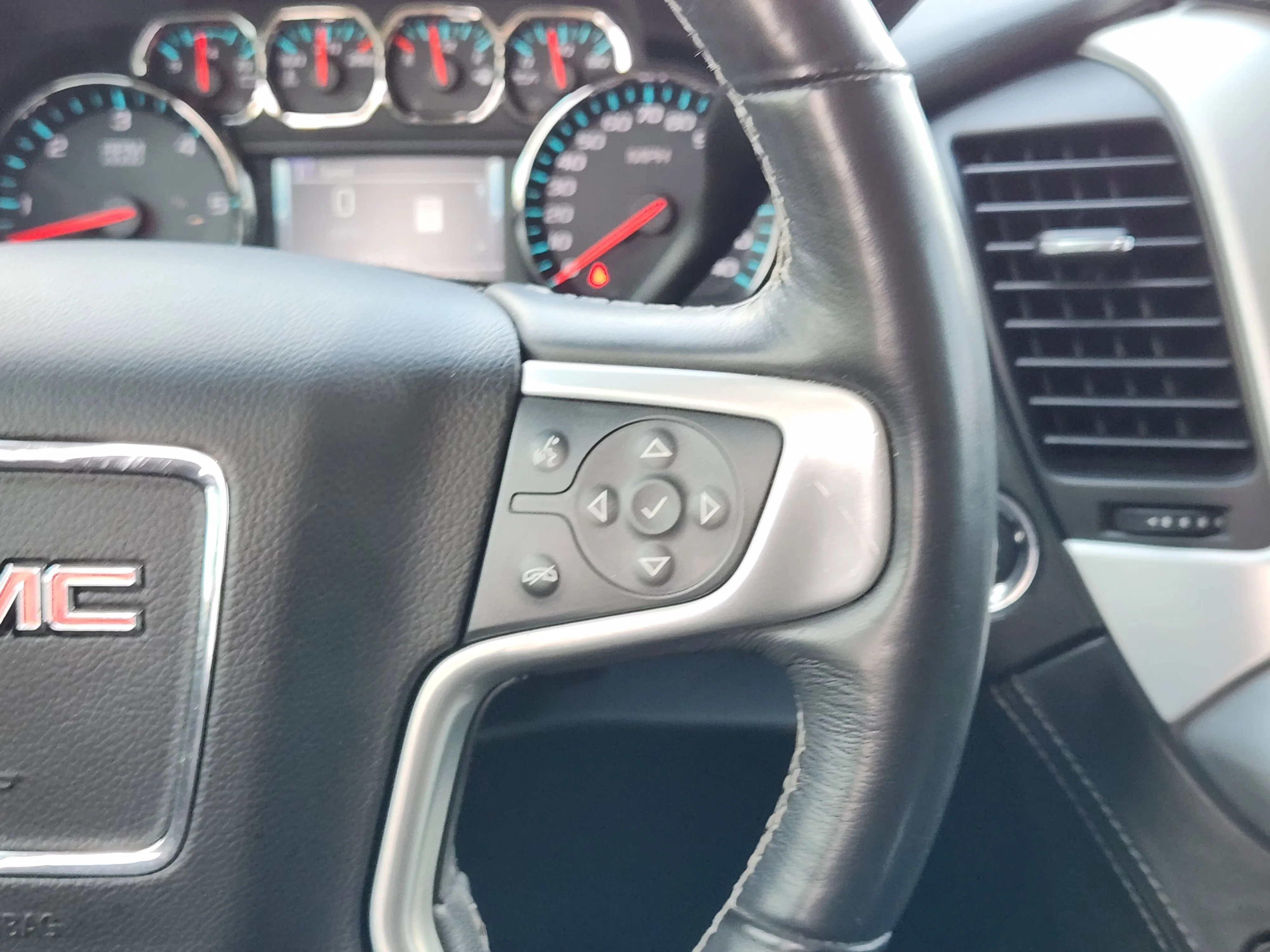 Used 2018 Onyx Black GMC SLT image 28