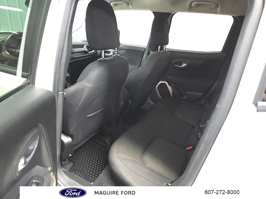 Used 2017 White Jeep Latitude image 33
