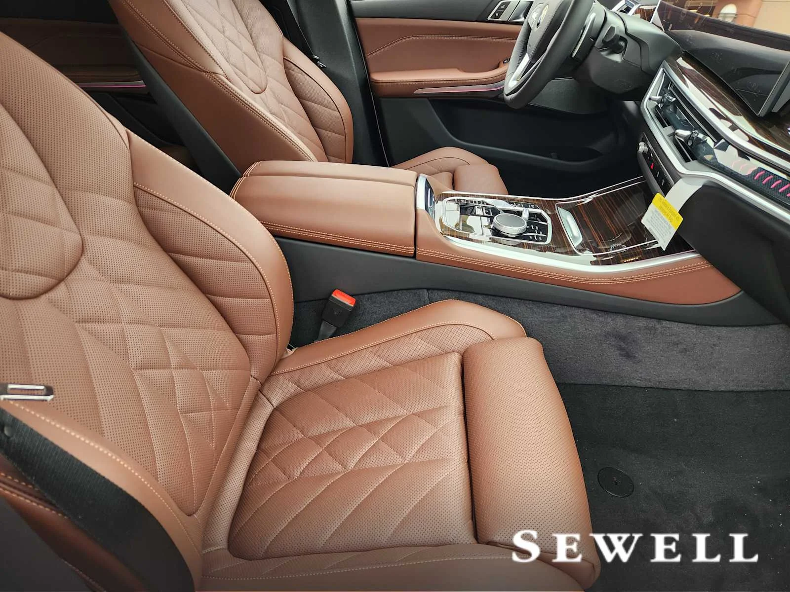 New 2026 Mineral White Metallic BMW xDrive40i image 5