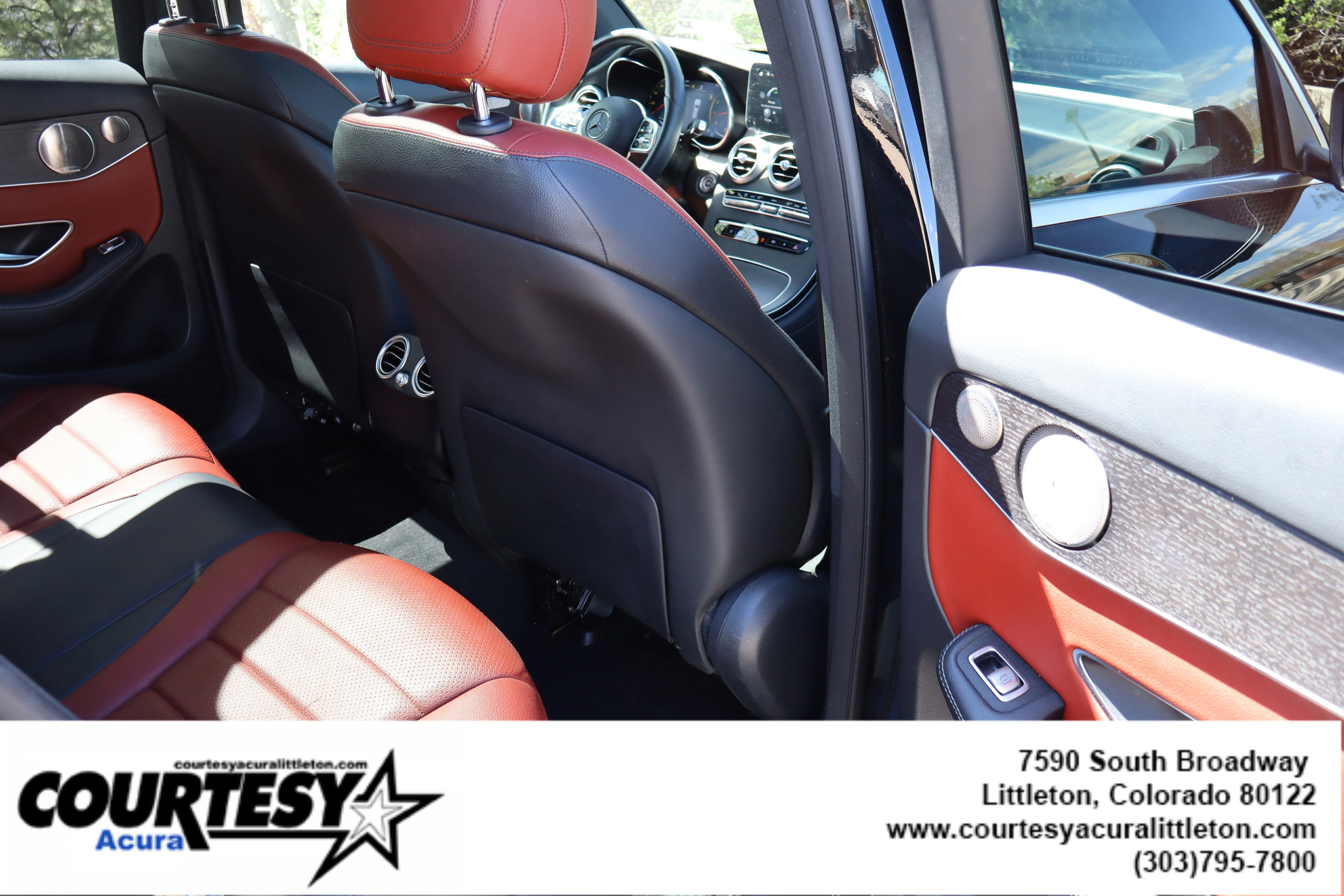 Used 2021 Black Mercedes-Benz GLC 300 image 31