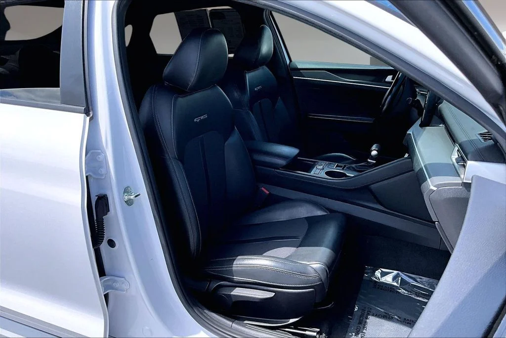 Used 2022 White Kia GT-Line image 27