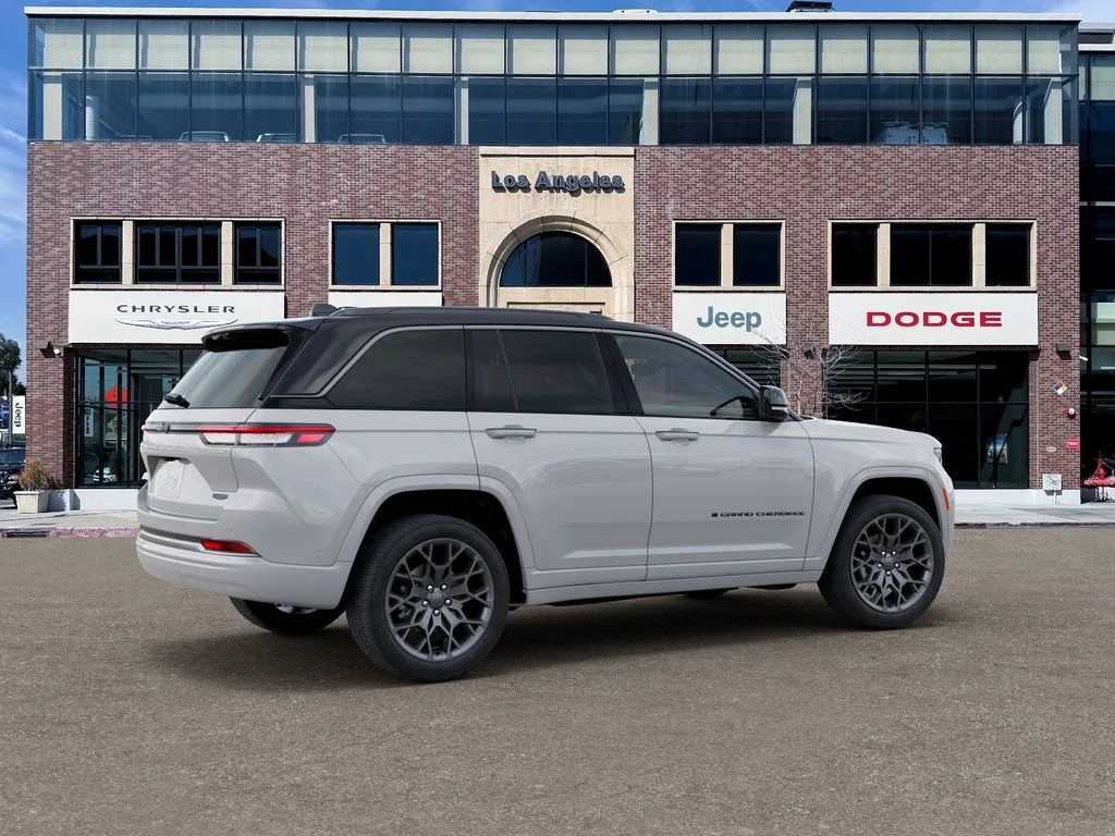New 2026 Bright White Clear-Coat Exterior Paint Jeep Summit image 4