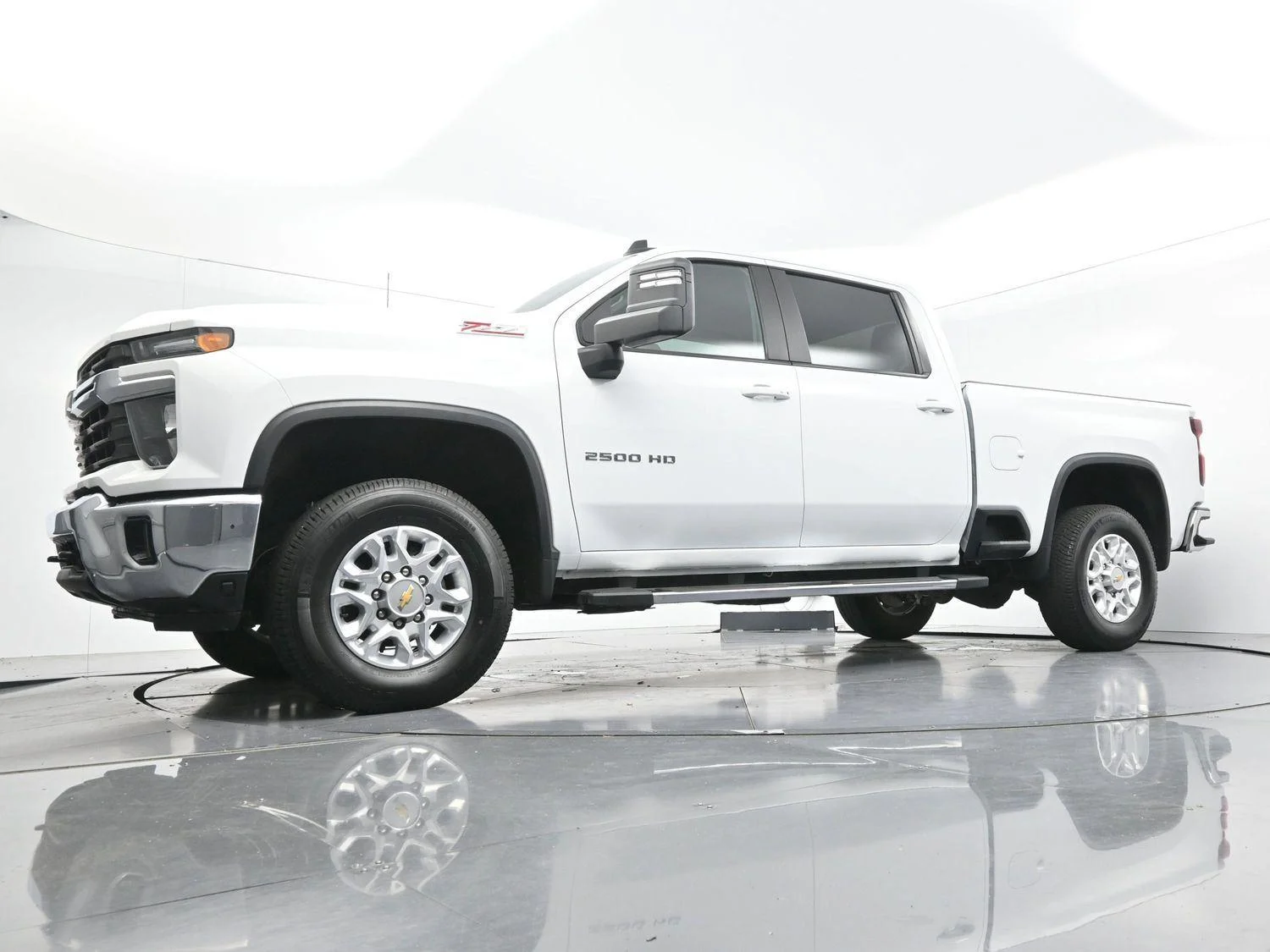 Used 2025 Summit White Chevrolet LT image 41